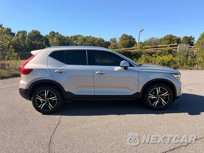2023 Volvo XC40 B5 Plus Bright Theme - zdjęcie 4 z 33 - miniatura