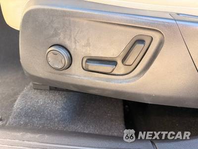 2023 Volvo XC40 B5 Plus Bright Theme - zdjęcie 11 z 33 - miniatura