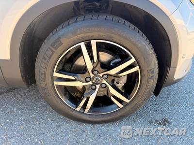 2023 Volvo XC40 B5 Plus Bright Theme - zdjęcie 32 z 33 - miniatura