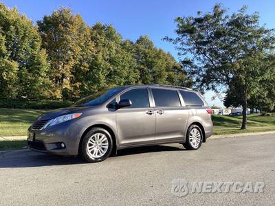 2017 Toyota Sienna XLE 8-Passenger 119.3" WB - zdjęcie 2 z 30 - miniatura