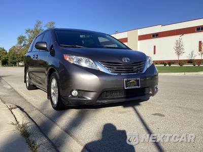2017 Toyota Sienna XLE 8-Passenger 119.3" WB - zdjęcie 9 z 30 - miniatura