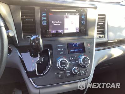 2017 Toyota Sienna XLE 8-Passenger 119.3" WB - zdjęcie 30 z 30 - miniatura