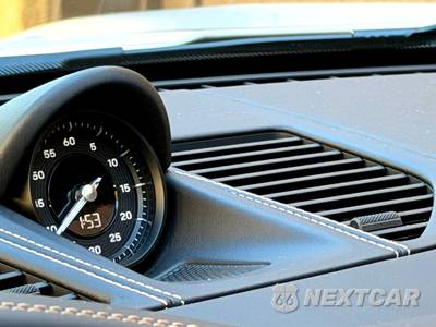 2026 Porsche 911 Targa 4 GTS - zdjęcie 38 z 47 - miniatura