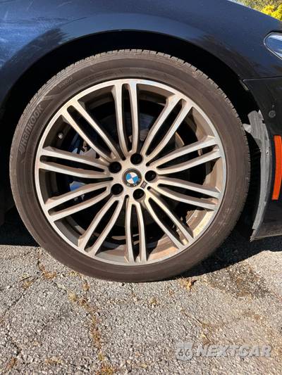 2018 BMW 5 Series Sedan M550i xDrive - zdjęcie 6 z 21 - miniatura
