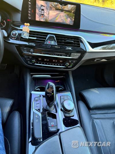 2018 BMW 5 Series Sedan M550i xDrive - zdjęcie 11 z 21 - miniatura