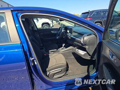2023 Kia Forte LXS - zdjęcie 9 z 18 - miniatura
