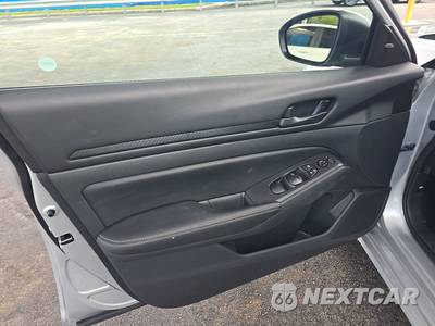2026 Nissan Altima SV - zdjęcie 9 z 21 - miniatura