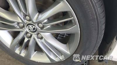 2016 Toyota Camry SE - zdjęcie 55 z 65 - miniatura
