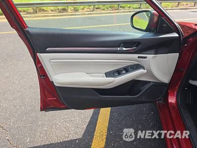 2019 Nissan Altima Platinum - zdjęcie 9 z 42 - miniatura