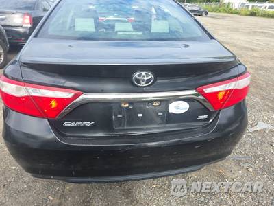 2016 Toyota Camry SE - zdjęcie 5 z 42 - miniatura