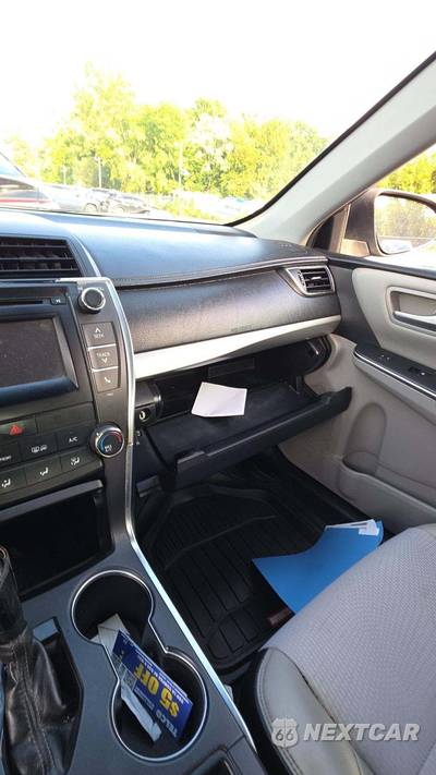 2016 Toyota Camry SE - zdjęcie 23 z 42 - miniatura