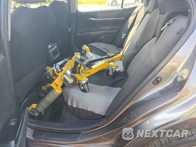 2020 Toyota Camry LE - zdjęcie 13 z 47 - miniatura