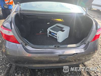 2016 Toyota Camry SE - zdjęcie 16 z 51 - miniatura