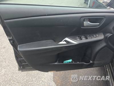2016 Toyota Camry SE - zdjęcie 9 z 39 - miniatura