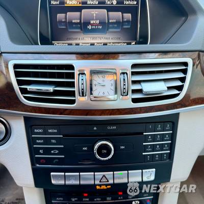 2016 Mercedes-Benz E 350 Luxury 4MATIC Sedan - zdjęcie 41 z 114 - miniatura