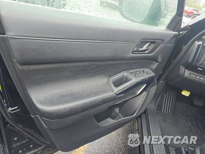 2025 Nissan Pathfinder SV - zdjęcie 9 z 19 - miniatura