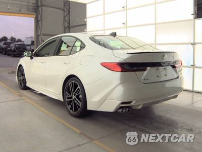2025 Toyota Camry XSE - zdjęcie 6 z 20 - miniatura