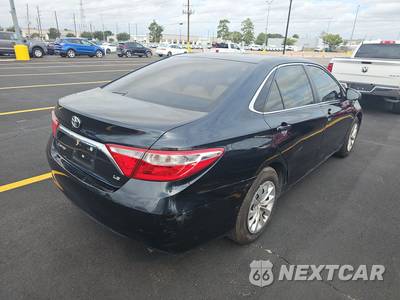 2015 Toyota Camry LE - zdjęcie 4 z 38 - miniatura