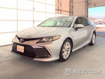 2022 Toyota Camry LE - zdjęcie 1 z 30 - miniatura