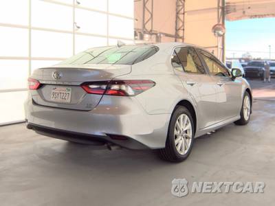 2022 Toyota Camry LE - zdjęcie 4 z 30 - miniatura