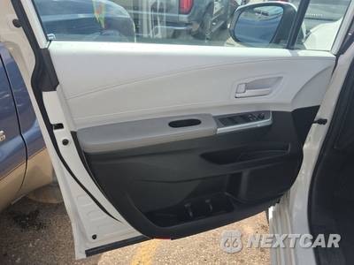 2025 Toyota Sienna LE 8-Passenger 120.5" WB - zdjęcie 9 z 28 - miniatura