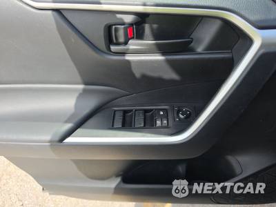 2025 Toyota RAV4 LE - zdjęcie 9 z 21 - miniatura