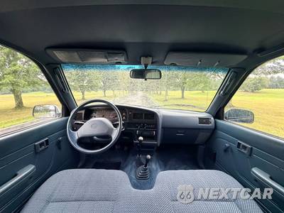 1993 Toyota Pickup Deluxe Regular Cab Long Bed - zdjęcie 14 z 34 - miniatura