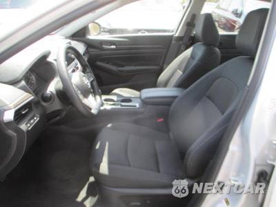 2025 Nissan Altima SV - zdjęcie 3 z 27 - miniatura