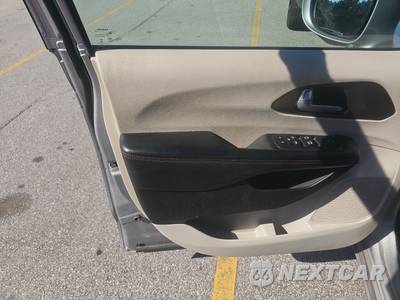 2017 Chrysler Pacifica Touring L 121.6" WB - zdjęcie 9 z 29 - miniatura