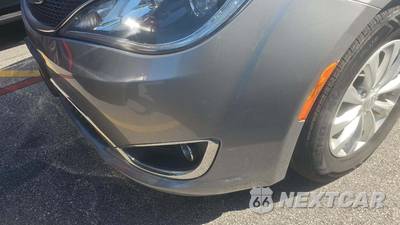 2017 Chrysler Pacifica Touring L 121.6" WB - zdjęcie 21 z 29 - miniatura