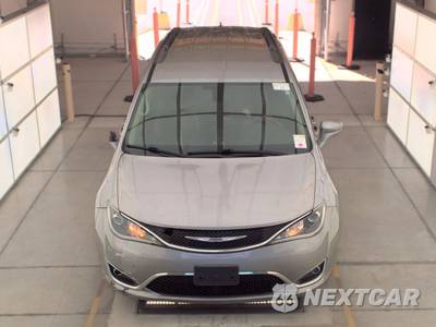 2017 Chrysler Pacifica Touring L 121.6" WB - zdjęcie 2 z 29 - miniatura