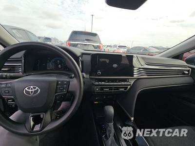 2025 Toyota Camry LE - zdjęcie 11 z 21 - miniatura