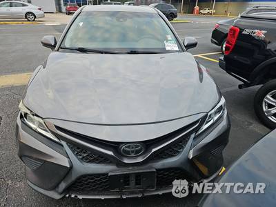 2019 Toyota Camry SE - zdjęcie 2 z 41 - miniatura
