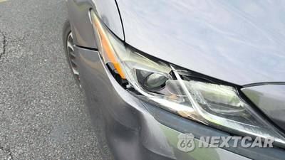 2019 Toyota Camry SE - zdjęcie 38 z 41 - miniatura
