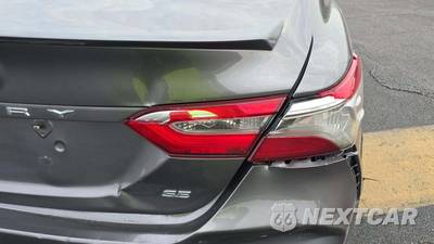 2019 Toyota Camry SE - zdjęcie 25 z 41 - miniatura