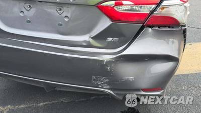 2019 Toyota Camry SE - zdjęcie 34 z 41 - miniatura