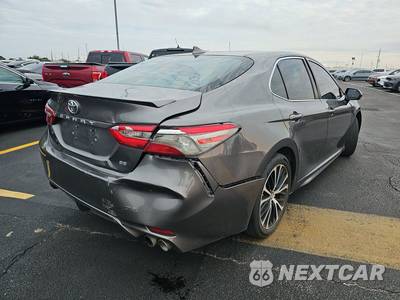 2019 Toyota Camry SE - zdjęcie 4 z 41 - miniatura