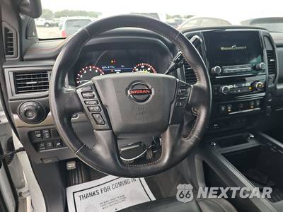 2021 Nissan TITAN PRO-4X Crew Cab Short Bed - zdjęcie 10 z 31 - miniatura