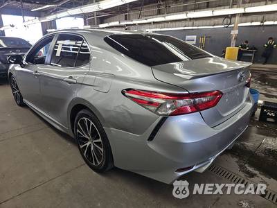2019 Toyota Camry SE - zdjęcie 6 z 34 - miniatura