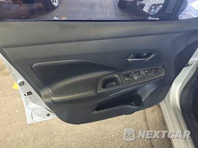 2020 Nissan Versa SV - zdjęcie 9 z 28 - miniatura