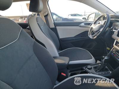 2025 Volkswagen Taos SE - zdjęcie 8 z 27 - miniatura
