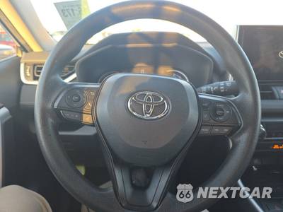 2025 Toyota RAV4 Hybrid XLE - zdjęcie 10 z 22 - miniatura