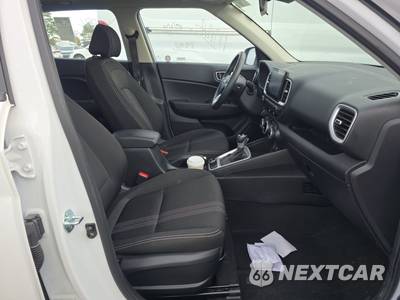 2025 Hyundai Venue SEL - zdjęcie 8 z 22 - miniatura