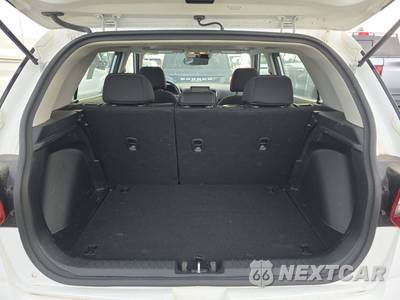 2025 Hyundai Venue SEL - zdjęcie 16 z 22 - miniatura