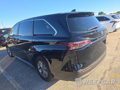 2025 Toyota Sienna LE 8-Passenger 120.5" WB - zdjęcie 6 z 25 - miniatura
