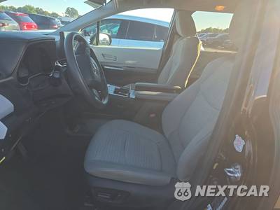 2025 Toyota Sienna LE 8-Passenger 120.5" WB - zdjęcie 7 z 25 - miniatura