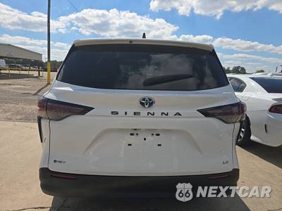 2025 Toyota Sienna LE 8-Passenger 120.5" WB - zdjęcie 5 z 26 - miniatura