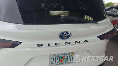 2025 Toyota Sienna LE 8-Passenger 120.5" WB - zdjęcie 22 z 26 - miniatura
