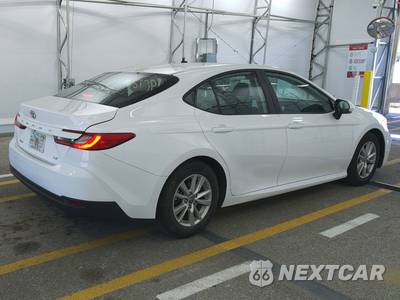 2025 Toyota Camry LE - zdjęcie 4 z 25 - miniatura