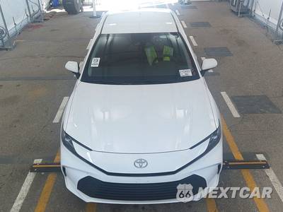 2025 Toyota Camry LE - zdjęcie 2 z 25 - miniatura